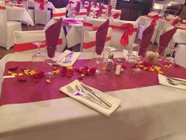 Hotellerie Normande Dozulé المظهر الخارجي الصورة